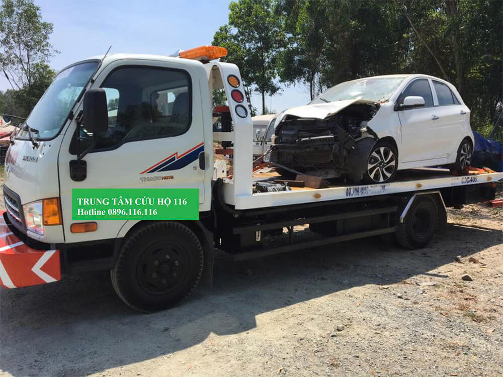 Xe cẩu cứu hộ giao thông